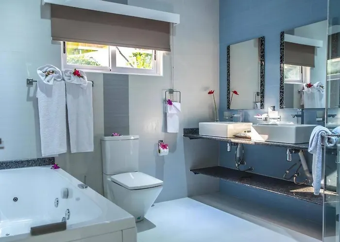 Island Charm Of Praslin