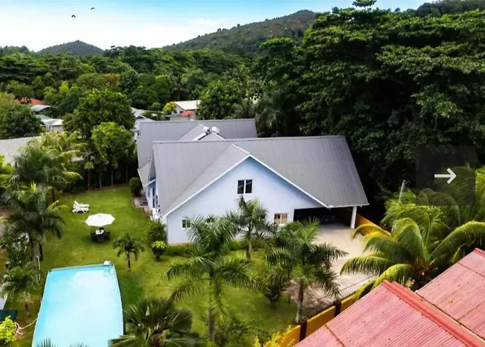 Pensión Island Charm Of Praslin 4*